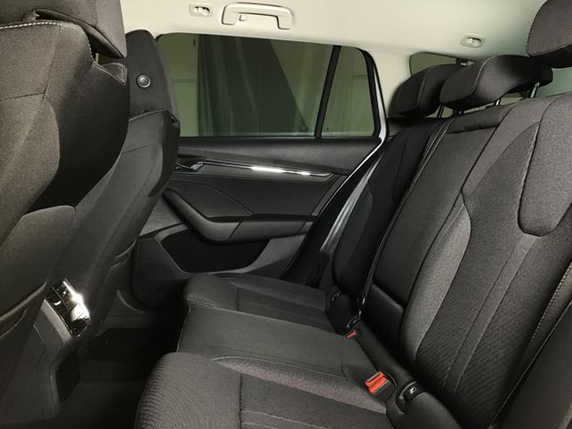 Fahrzeugabbildung Skoda Octavia Style 2.0 TDI Combi DSG/NAVI/ACC/HUD/LED