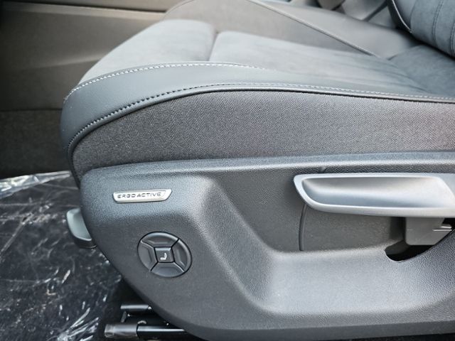 Fahrzeugabbildung Volkswagen Tiguan 2.0 TDI DSG Elegance STDHZ NAVI AHK KESSY
