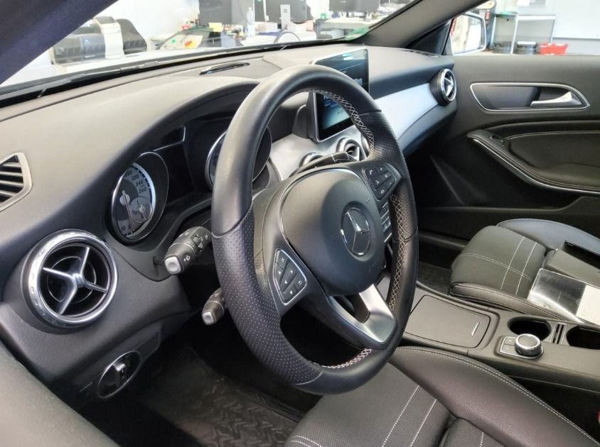 Fahrzeugabbildung Mercedes-Benz GLA 200 Score AUTOMATIK XENON PLA erst 23.200km