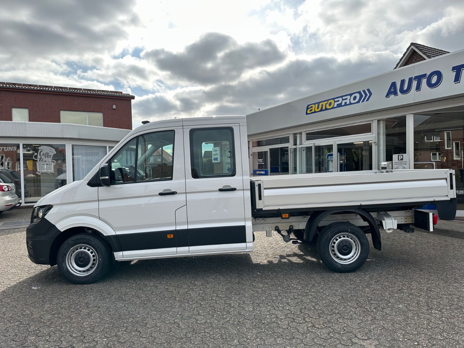 Fahrzeugabbildung Volkswagen Crafter Pritsche 35 DOKA MR 2.0 TDI Klima/GRA