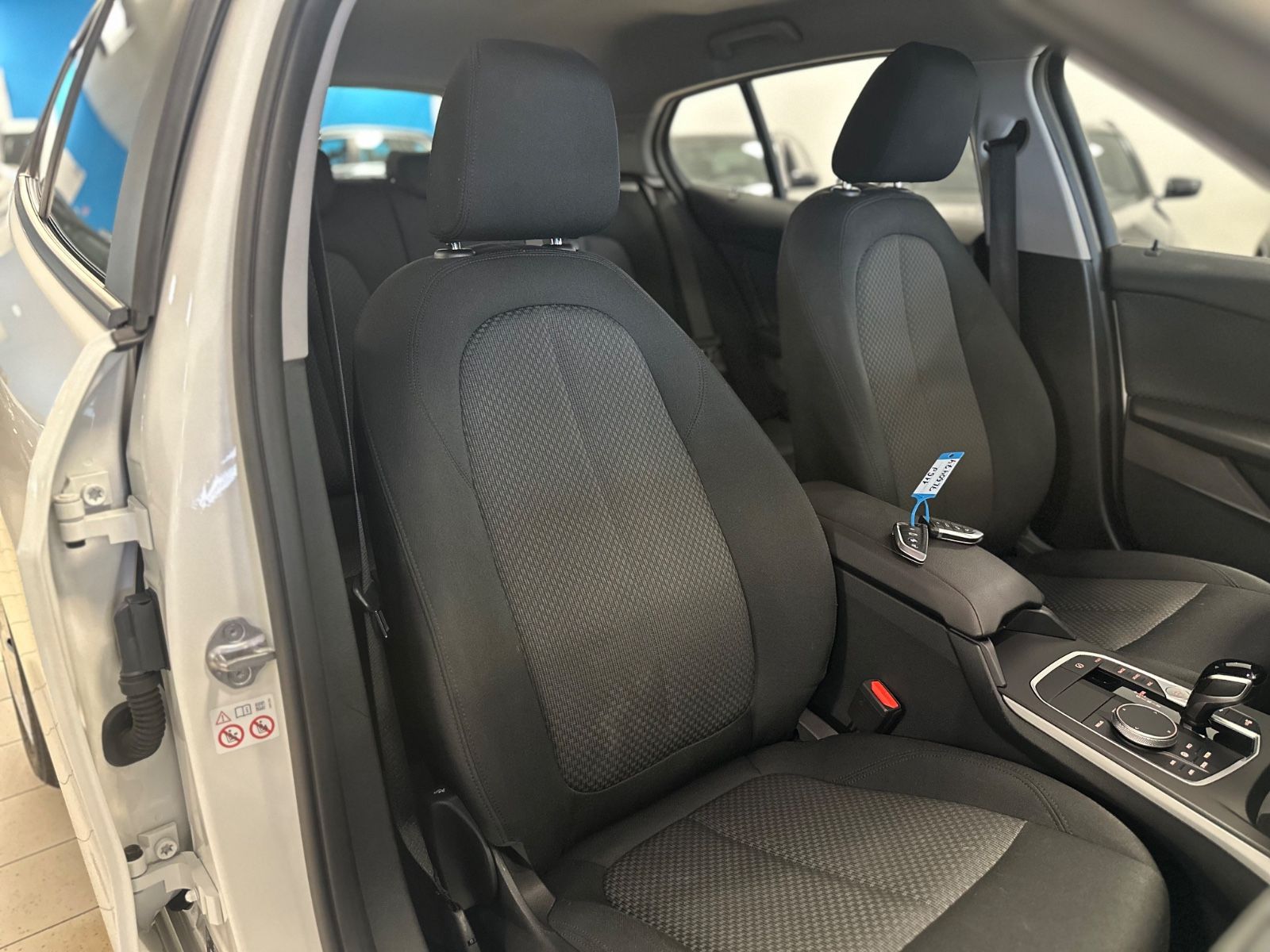 BMW 116d Aut/Navi/LED/SitzHeiz/ActivGuard/Tempomat foto 9