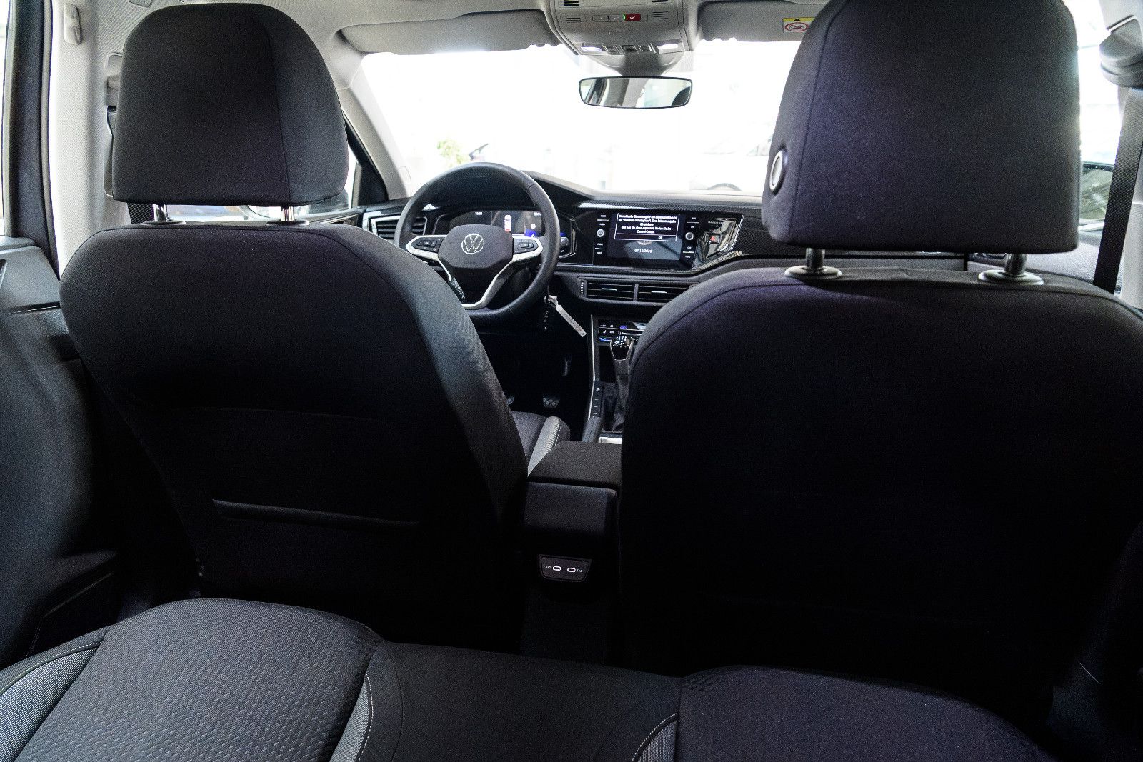 Fahrzeugabbildung Volkswagen Taigo Life+LED+SHZ+NAVI+PDC+*PANORAMA*+GJR