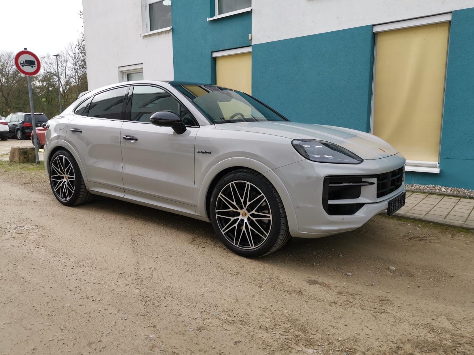 Porsche Cayenne E-Hybrid Coupe*SportDesign*KREIDE*BEIGE*