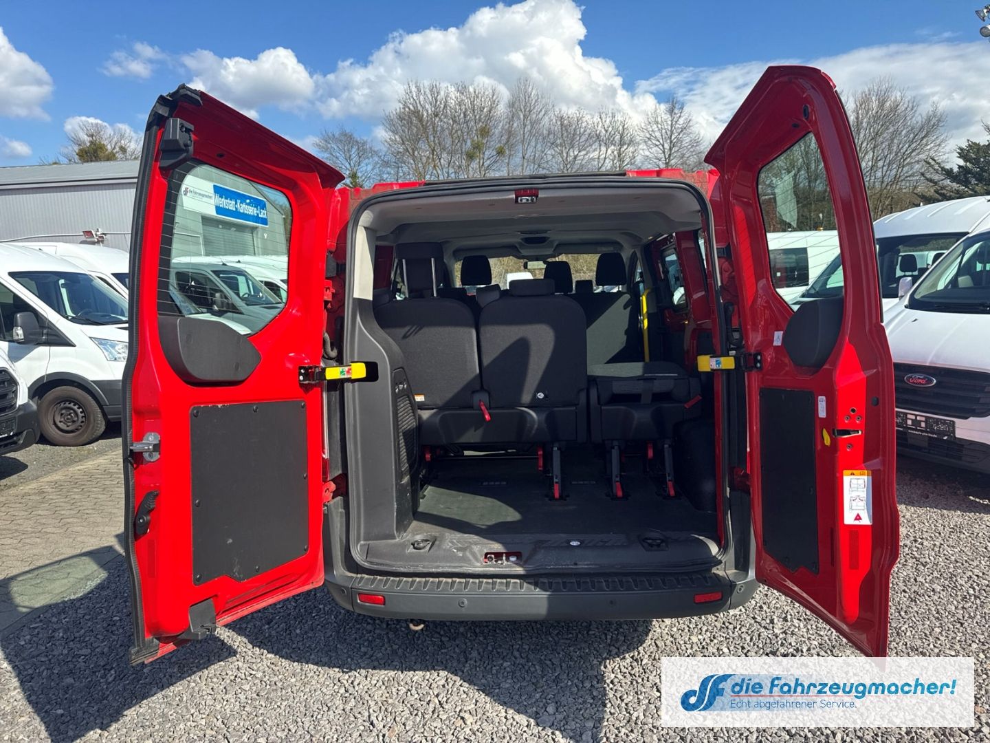 Fahrzeugabbildung Ford Transit Custom Kombi 300 L1 2.2 TDCi *2465