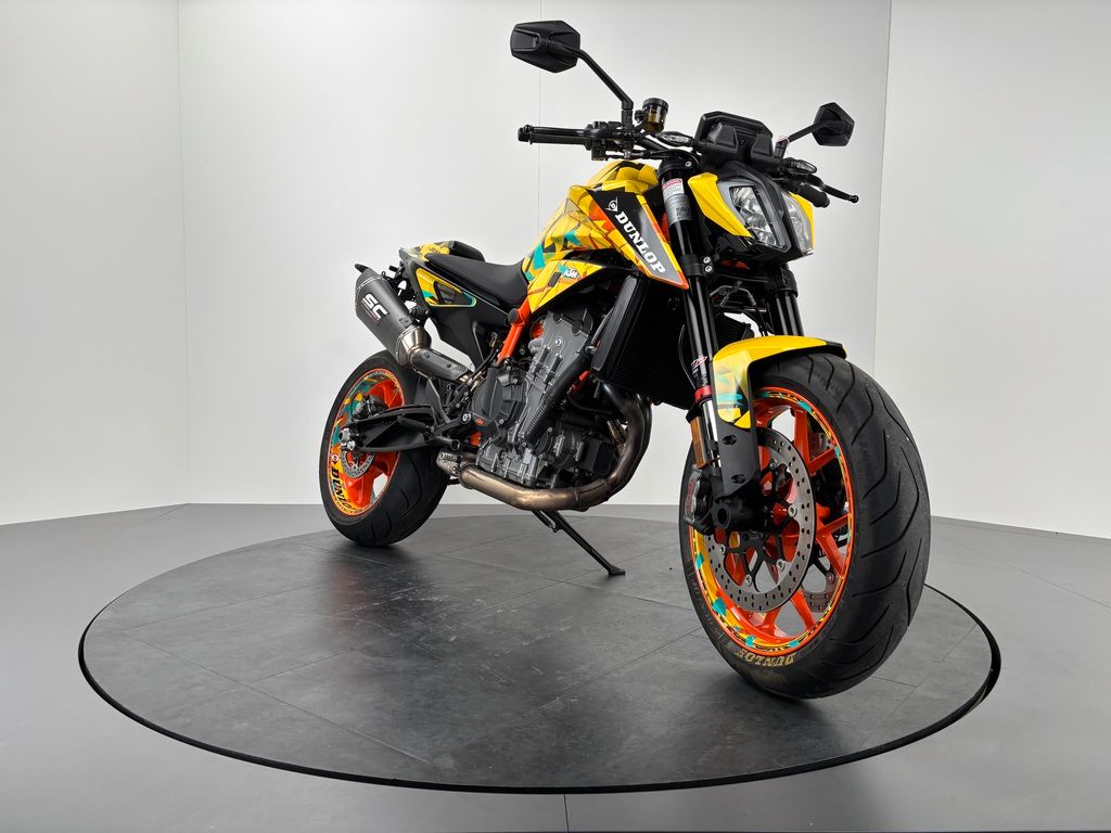 Fahrzeugabbildung KTM 890 DUKE R *DUNLOP-EDITION *SC-PROJECT