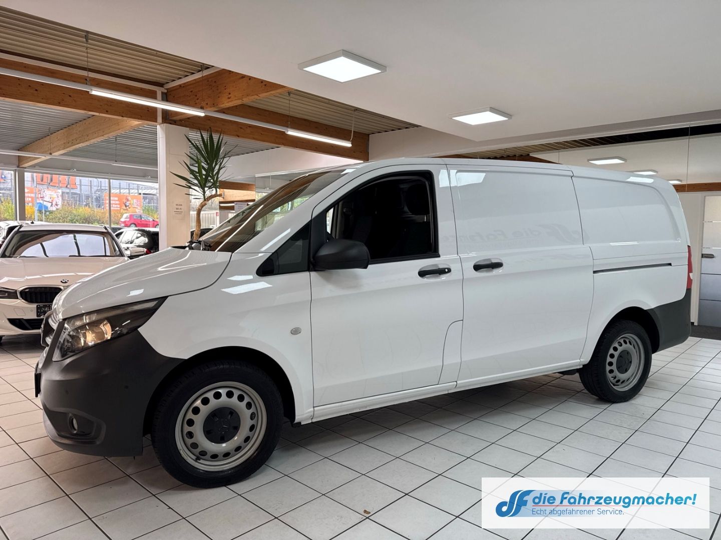 Fahrzeugabbildung Mercedes-Benz Vito Kasten 114 CDI RWD lang Navi DAB SHZ Rückfa