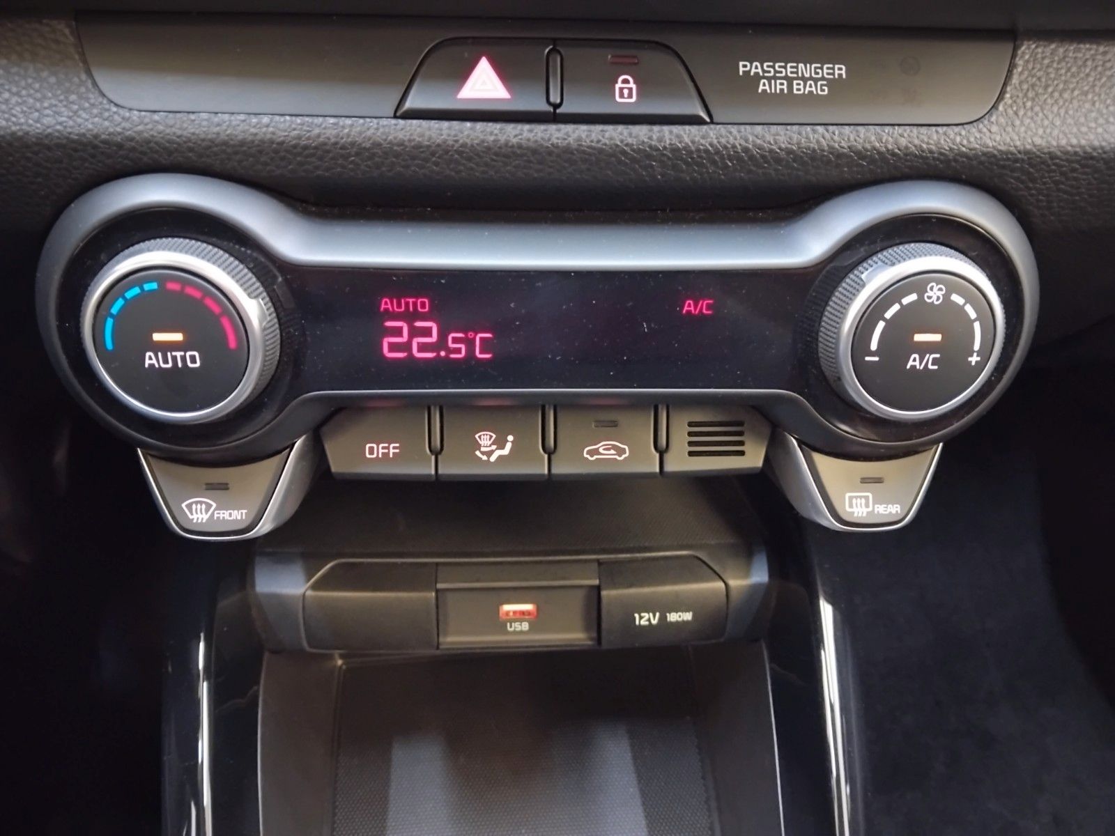 KIA Stonic (06/2026, Benzin)