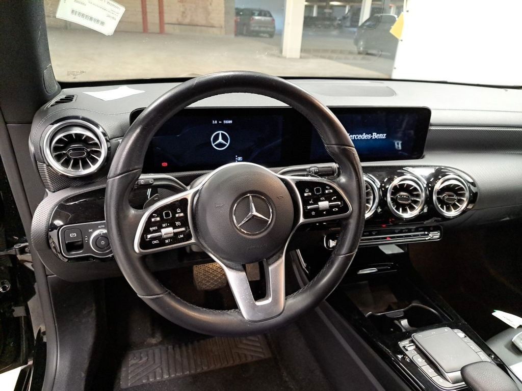 Fahrzeugabbildung Mercedes-Benz CLA 200 d  Shooting Brake LED/NAVI/LEDER/SHZ/CAM