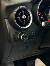 Alfa-Romeo Stelvio - 7