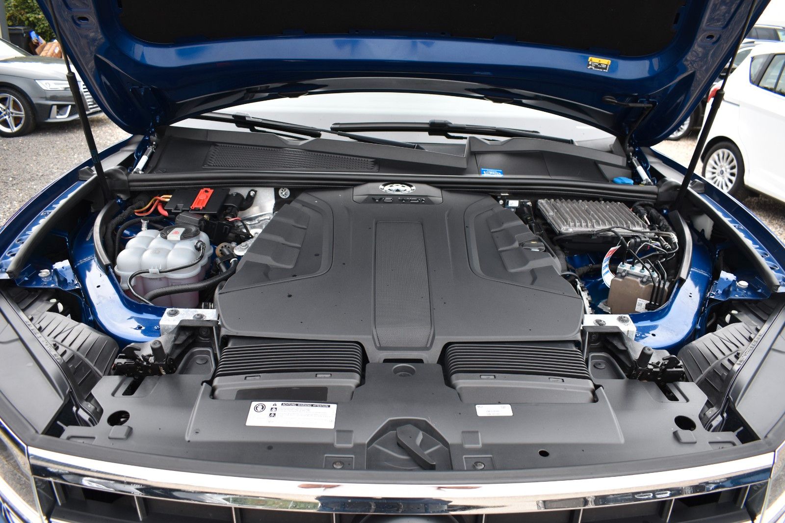 Fahrzeugabbildung Volkswagen Touareg Elegance 4Motion Liveco AHK Panorama Key