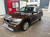 BMW X1 18 i sDrive Bi Xenon Navi - BMW X1 mit Benzin-Antrieb: Limousine