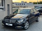 Mercedes-Benz C 180 CGI BlueEfficiency Lim*Wenig KM*Scheckheft - Mercedes-Benz mit Benzin-Antrieb: Limousine, 180 Cgi Blueefficiency