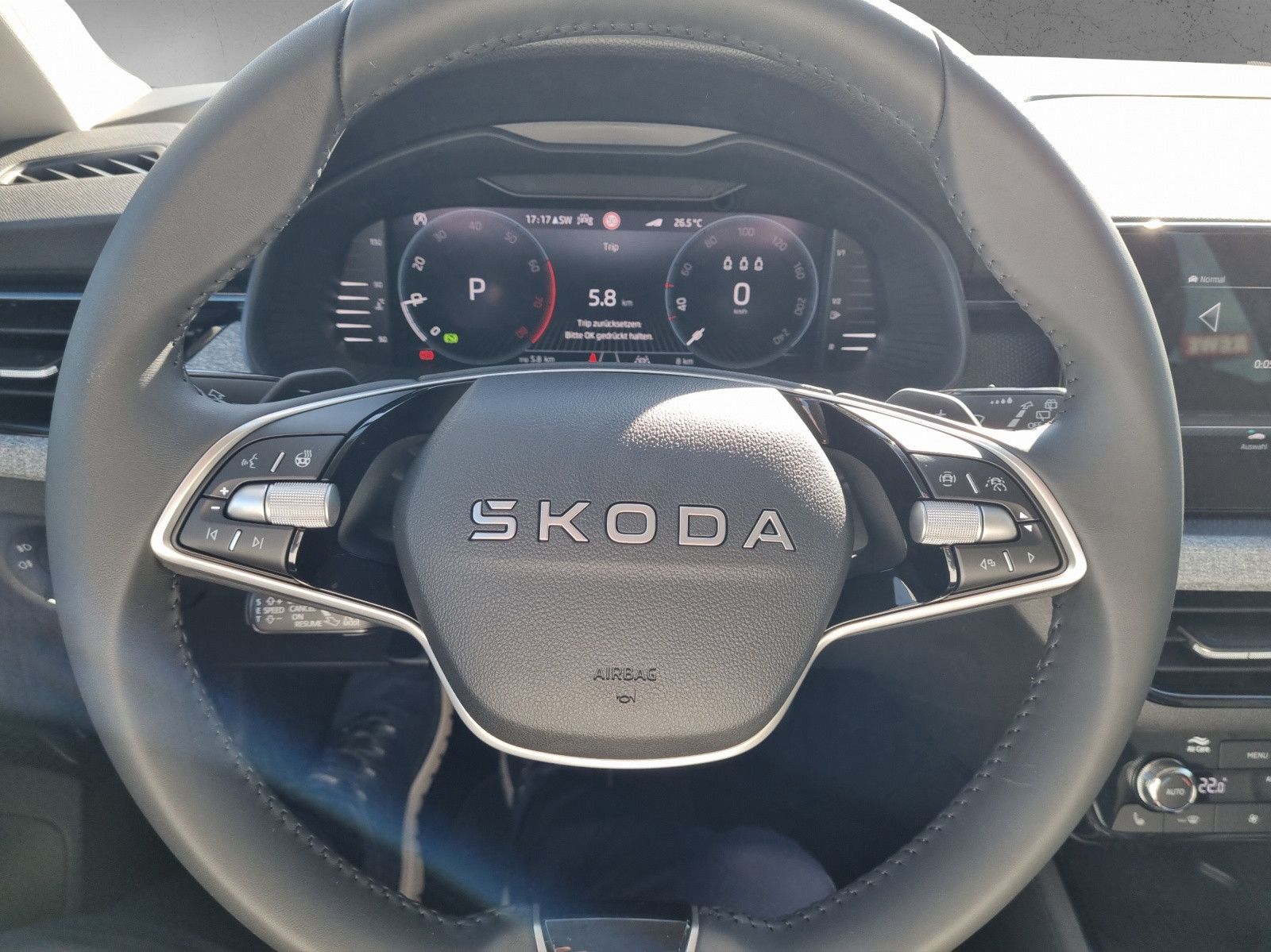 Fahrzeugabbildung SKODA Scala Tour 1,0 TSI 85KW/115PS AHK Fahrassi+