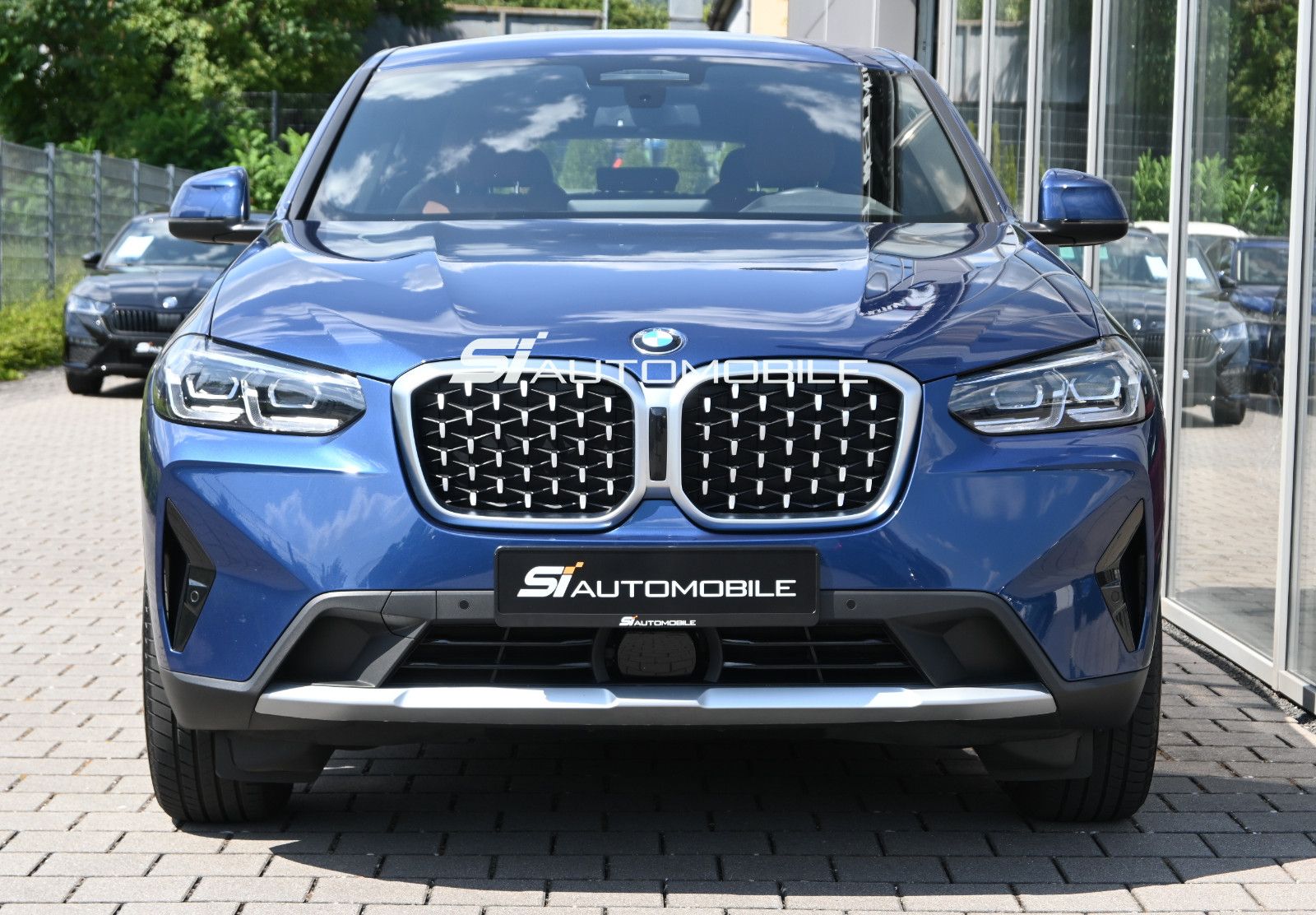 Fahrzeugabbildung BMW X4 xDr.30d °ACC°AHK°IND.MERINO-LEDER°STANDHEIZ.°