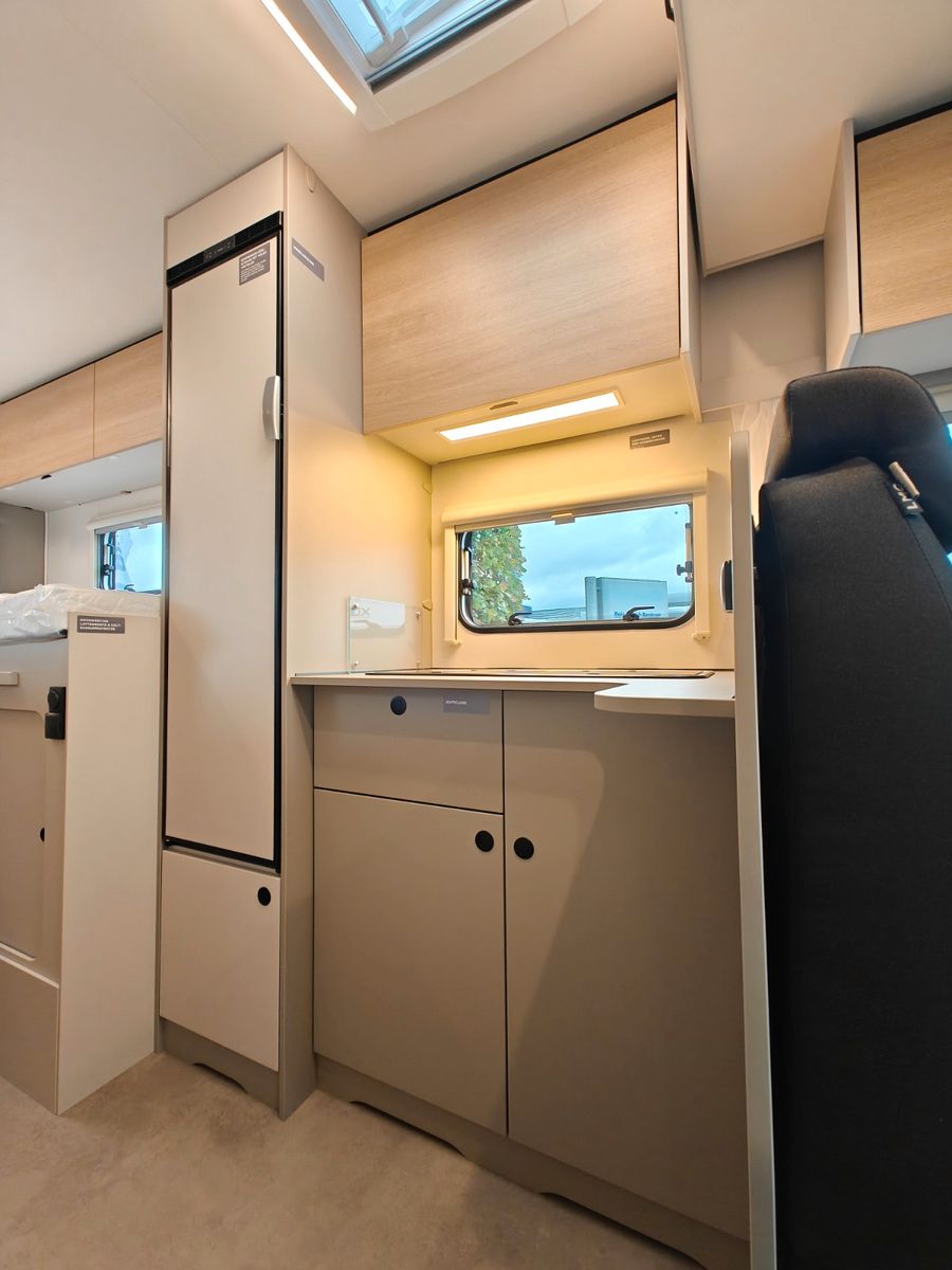 Fahrzeugabbildung LMC Tracer 690 EL - Chassis Design, 140PS, MJ2026! -