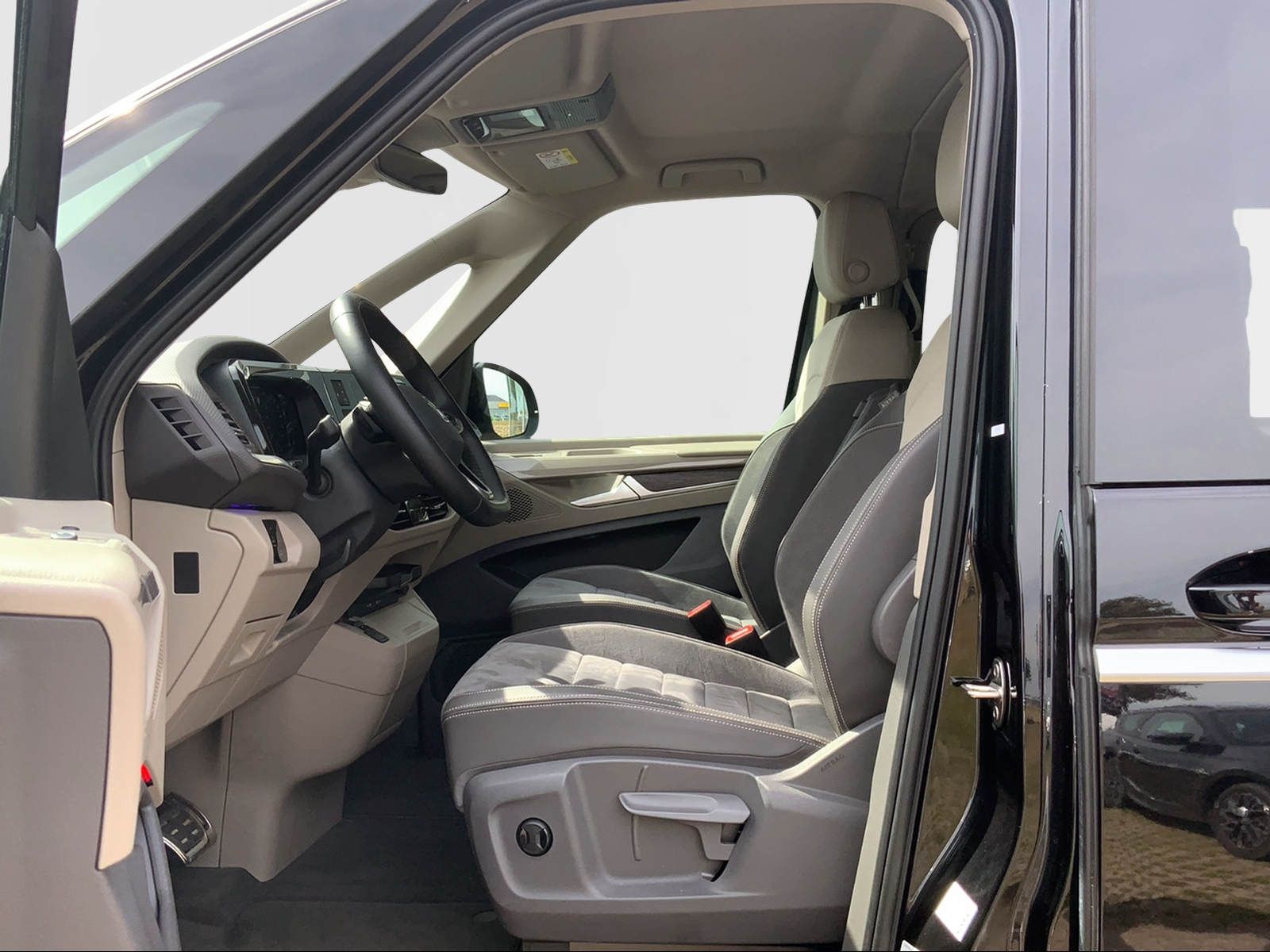 T7 Multivan 2.0 TDI Style LÜ,SHZ,NAV,MATRIX,AHK.