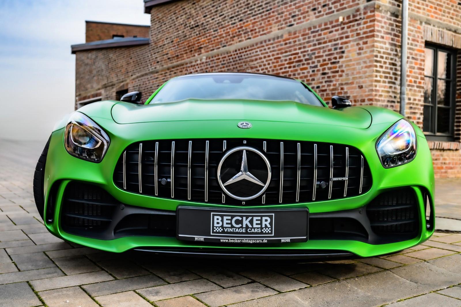 Mercedes-Benz AMG GT R