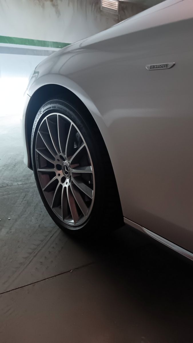 MERCEDES-BENZ E 220 d T Autom. -