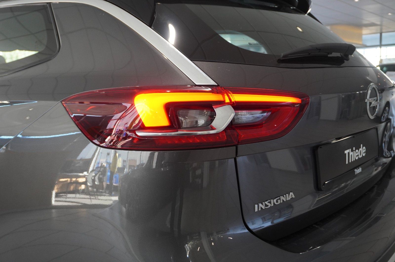 Fahrzeugabbildung Opel Insignia B ST 2.0D BUSINESS NAVI/LED/KAMERA/HUD