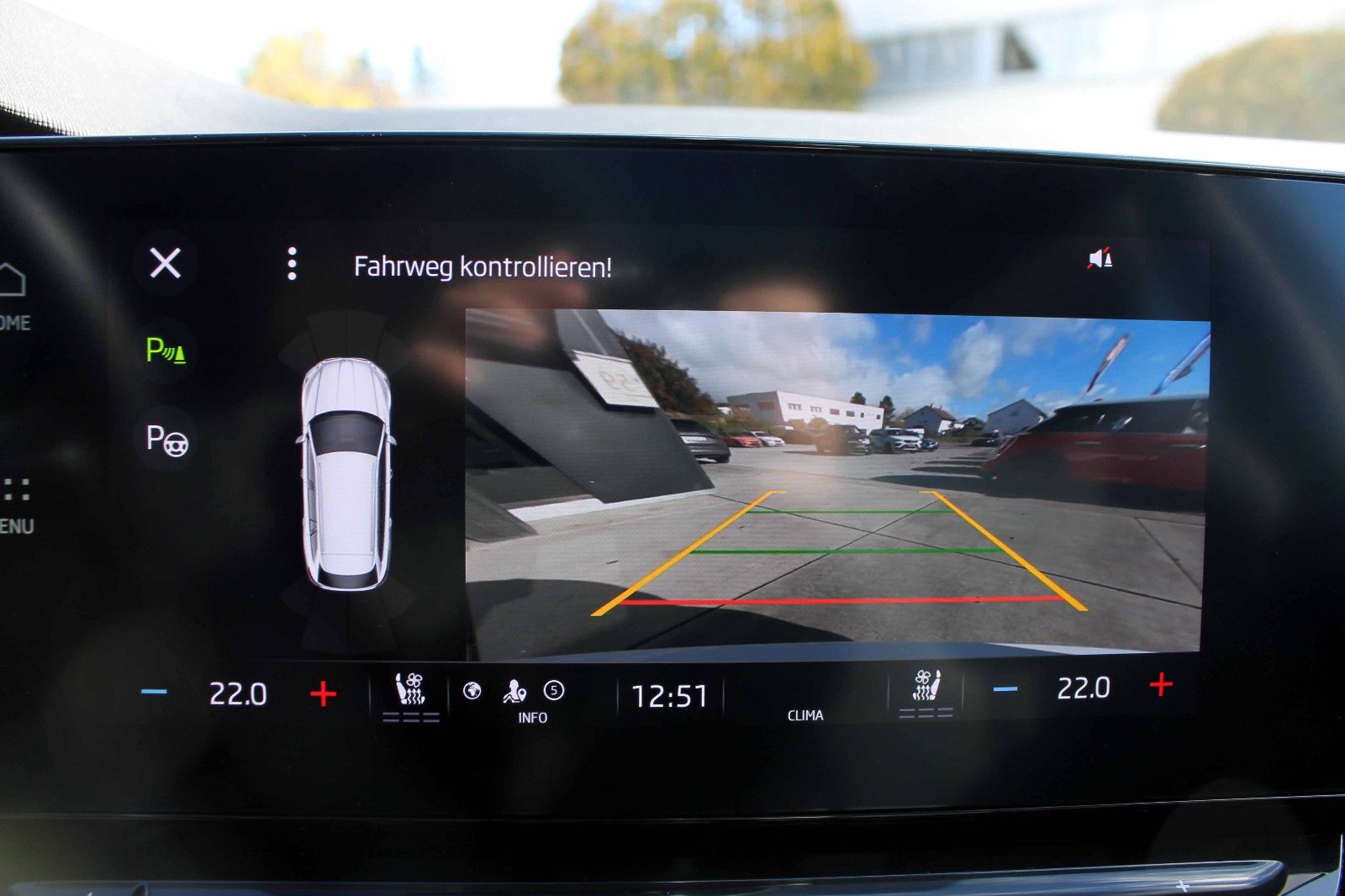 Fahrzeugabbildung SKODA Octavia Combi Style 2.0TDI DSG AHK PANO KAM HUD