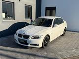 BMW 3 Lim. 325i Schalter - weiße BMW 325