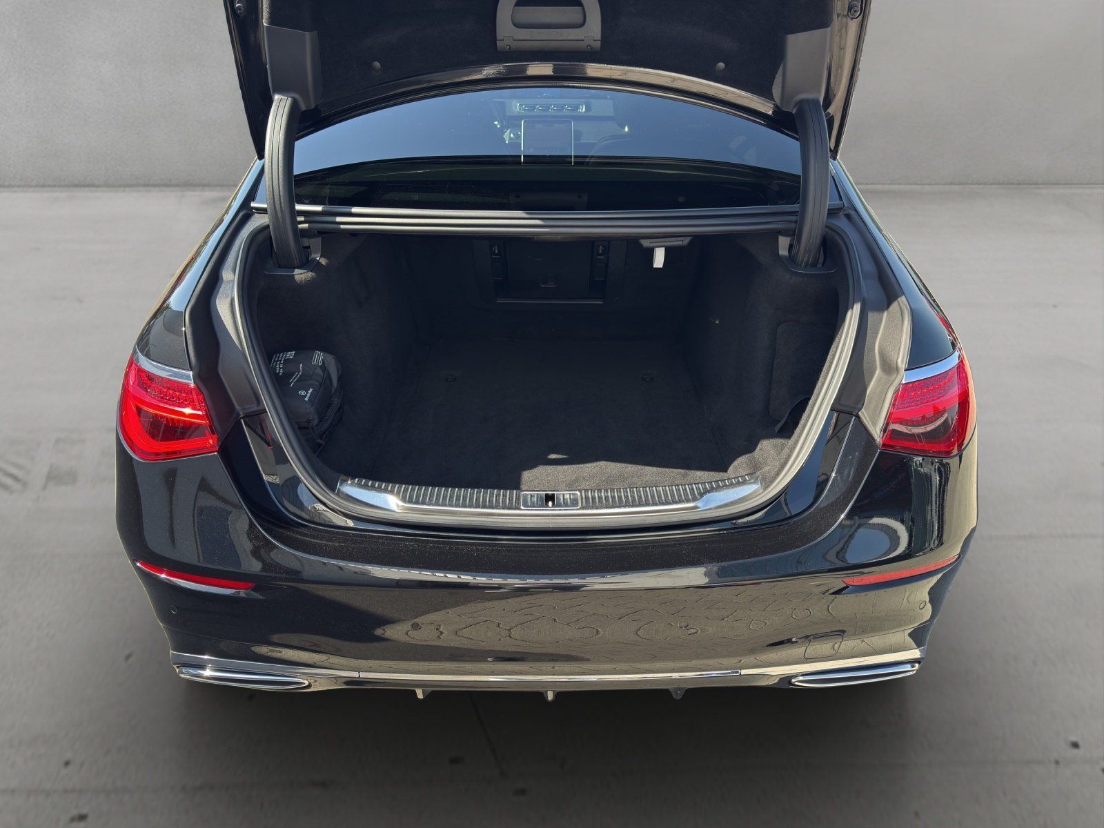 Fahrzeugabbildung Mercedes-Benz S350d AMG-LINE/PANO-DACH/BURM.-3D/DISTR./AHK/