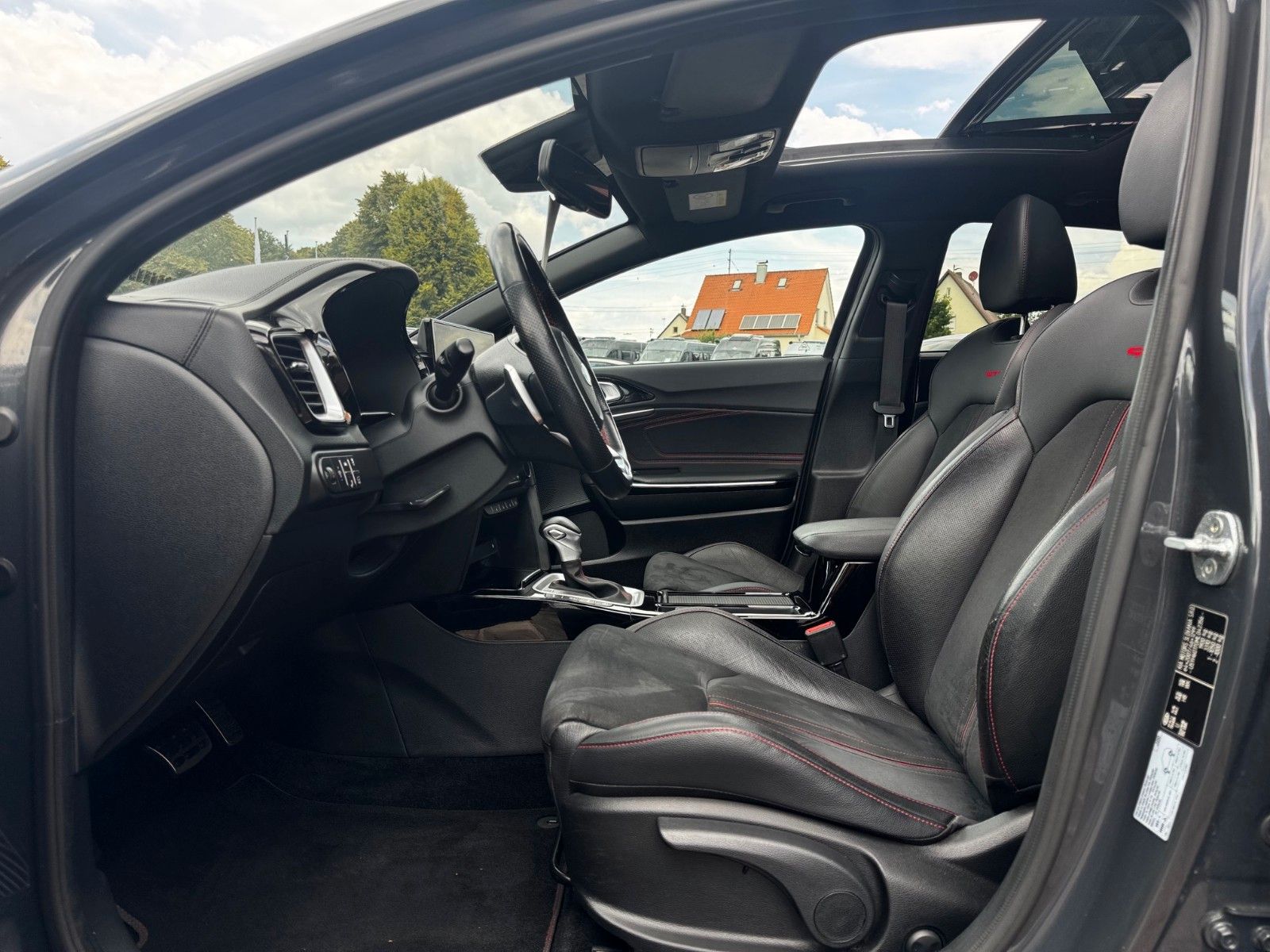 Fahrzeugabbildung Kia ProCeed GT 204PS Automatik Navi Glasdach Kamera