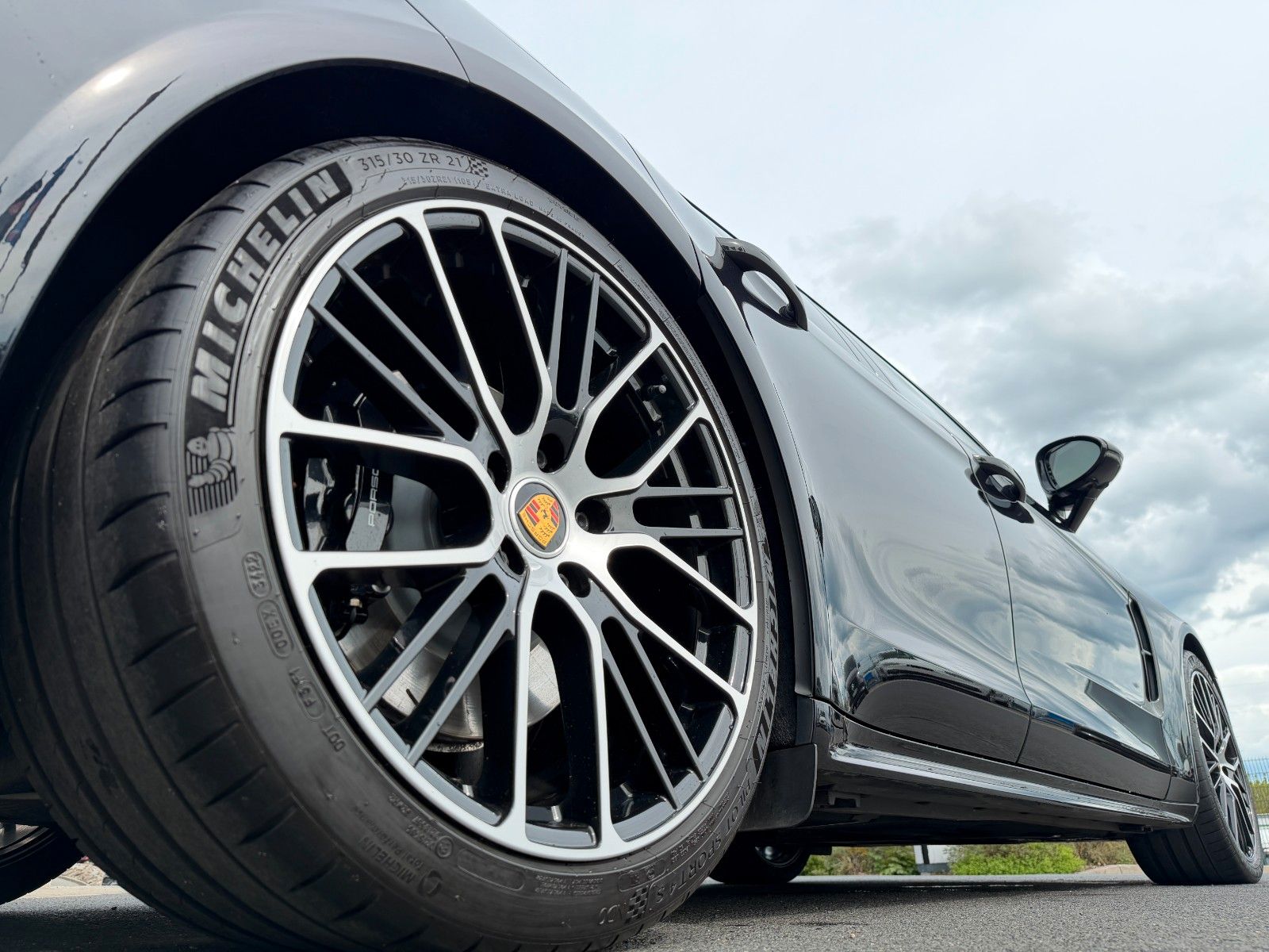 Fahrzeugabbildung Porsche Panamera Sport Turismo GTS CARBON/BOSE/STDH/21"