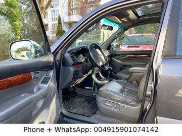 Toyota Land Cruiser - 7