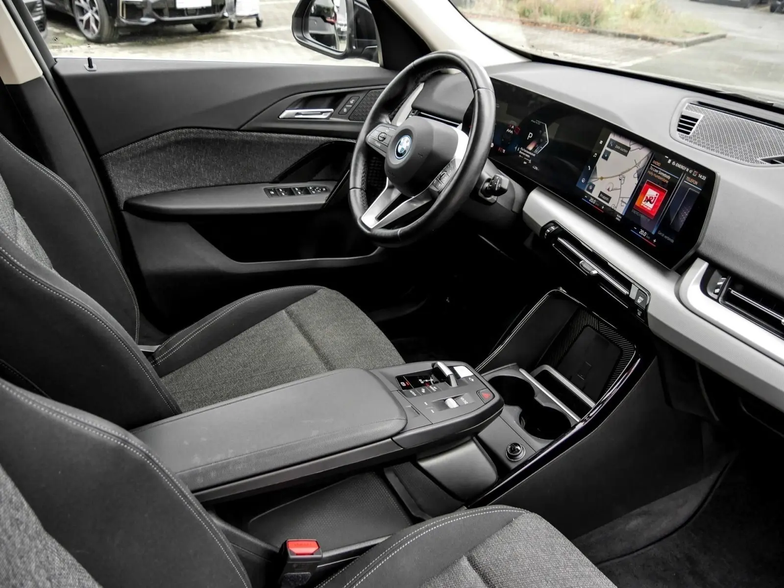 BMW iX1 xDrive30 RFK NAVI LED Sound Syst. PDC V+H, миниатюра 3