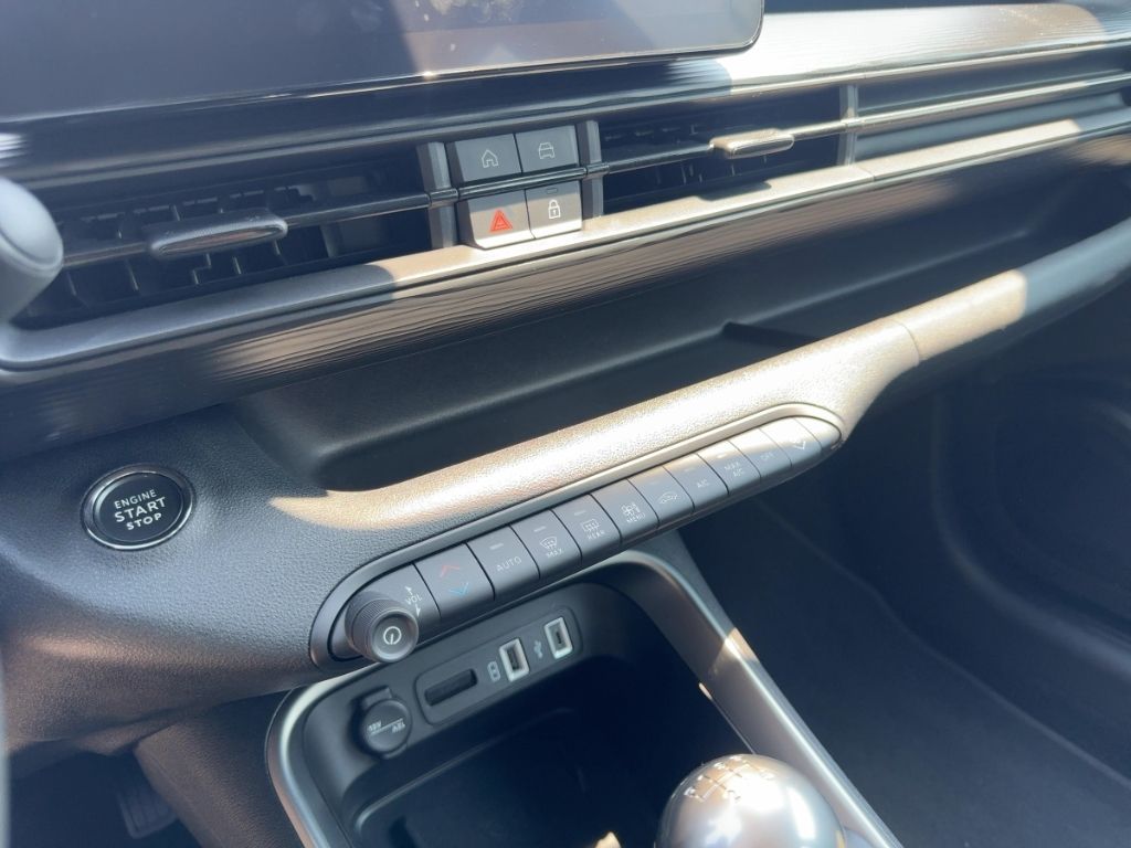 Fahrzeugabbildung Jeep Avenger Altitude  NAVI  RÜCKFAHRK.  KLIMAAUTOM.