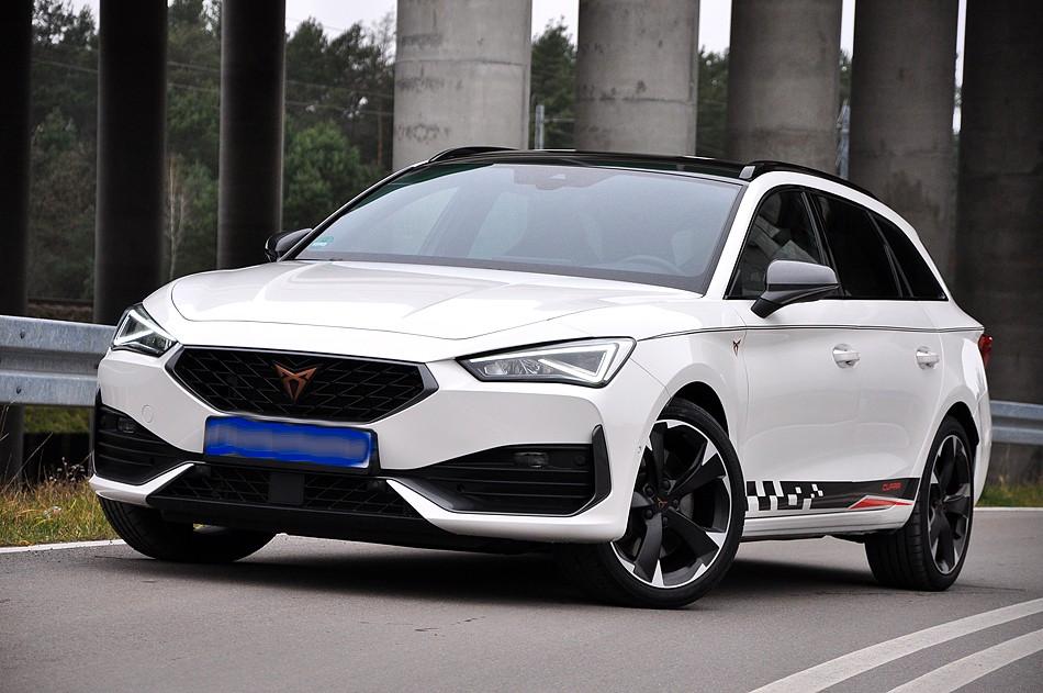 Cupra Leon Sportstourer  Navi Ambiente RFK