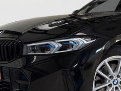 Fahrzeugabbildung BMW 320i Touring M Sport -AHK/Pano/HeadUp/Innovation