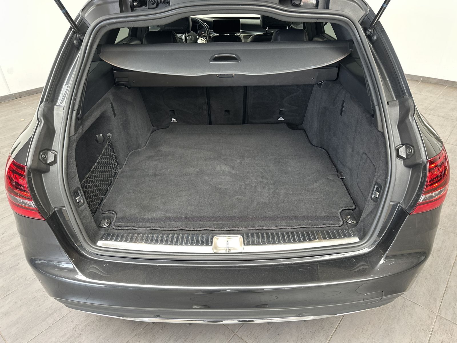 Fahrzeugabbildung Mercedes-Benz C 200 T AMG-Line NAV+LED+AHK+BURMESTER+DISTRONIC