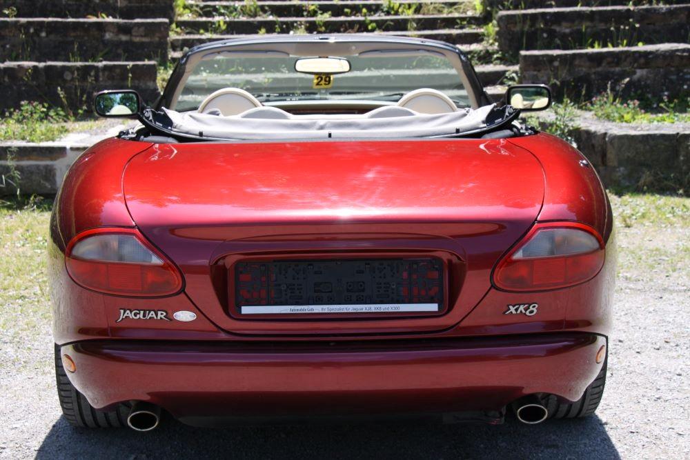 Jaguar XK8