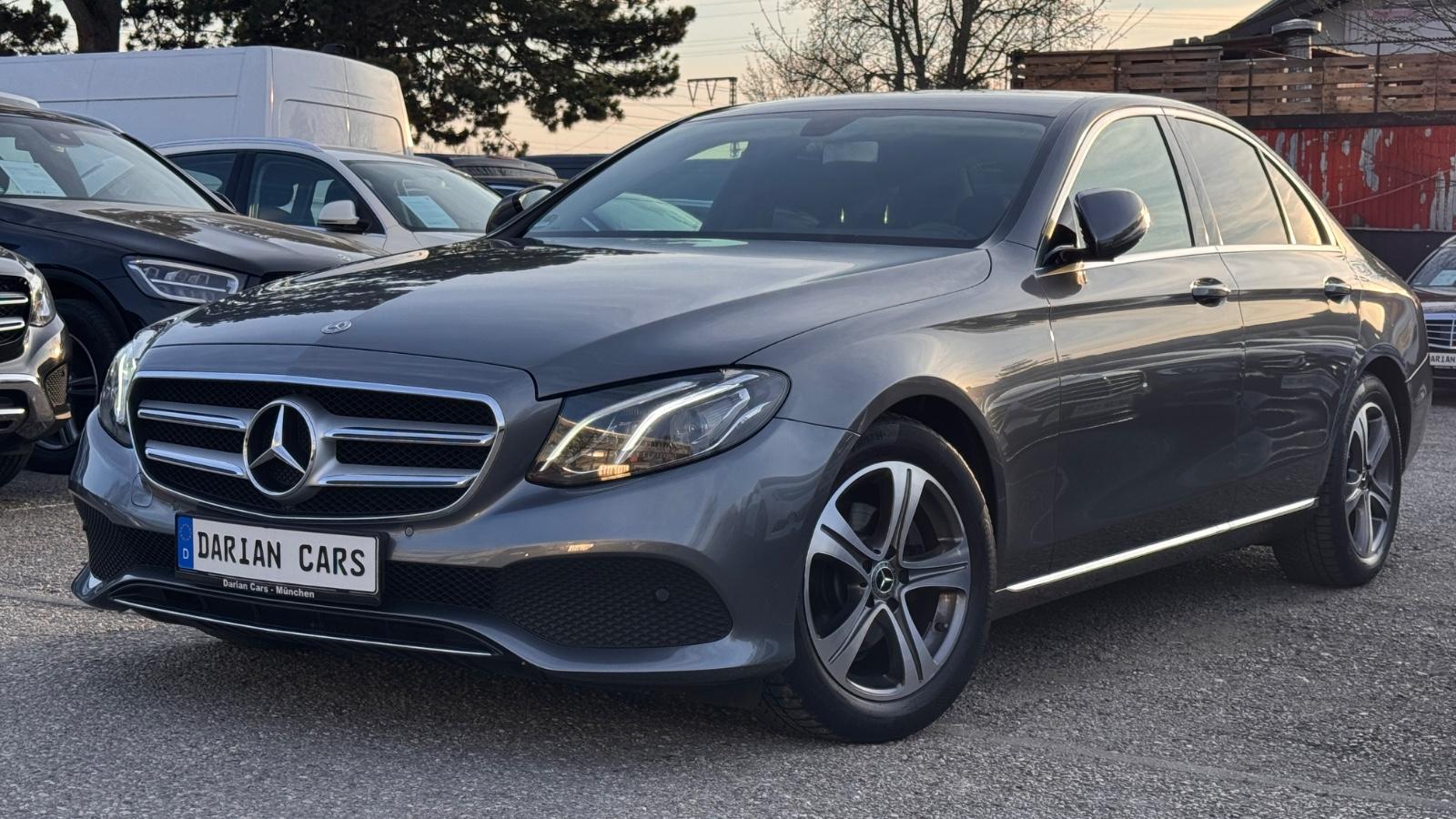 Mercedes-Benz E 200 Navi Kamera  Led  Tot/Winkel Avantgard 9G