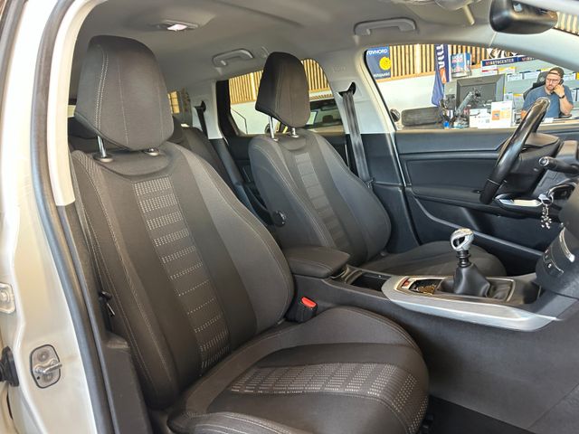 Peugeot 308 SW Allure *TEMPO*NAVI*PDC*KLIMAAUTO*