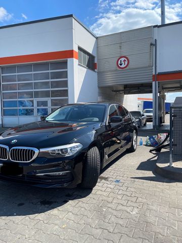 BMW 520d Aut. Parksystem Head-Up Scheckhef...