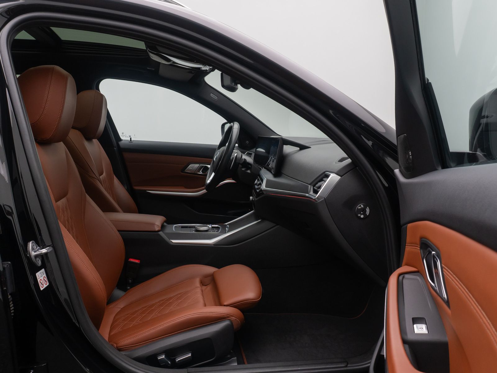 Fahrzeugabbildung BMW 330e Komfort DAB H/K Kamera Panorama Individual