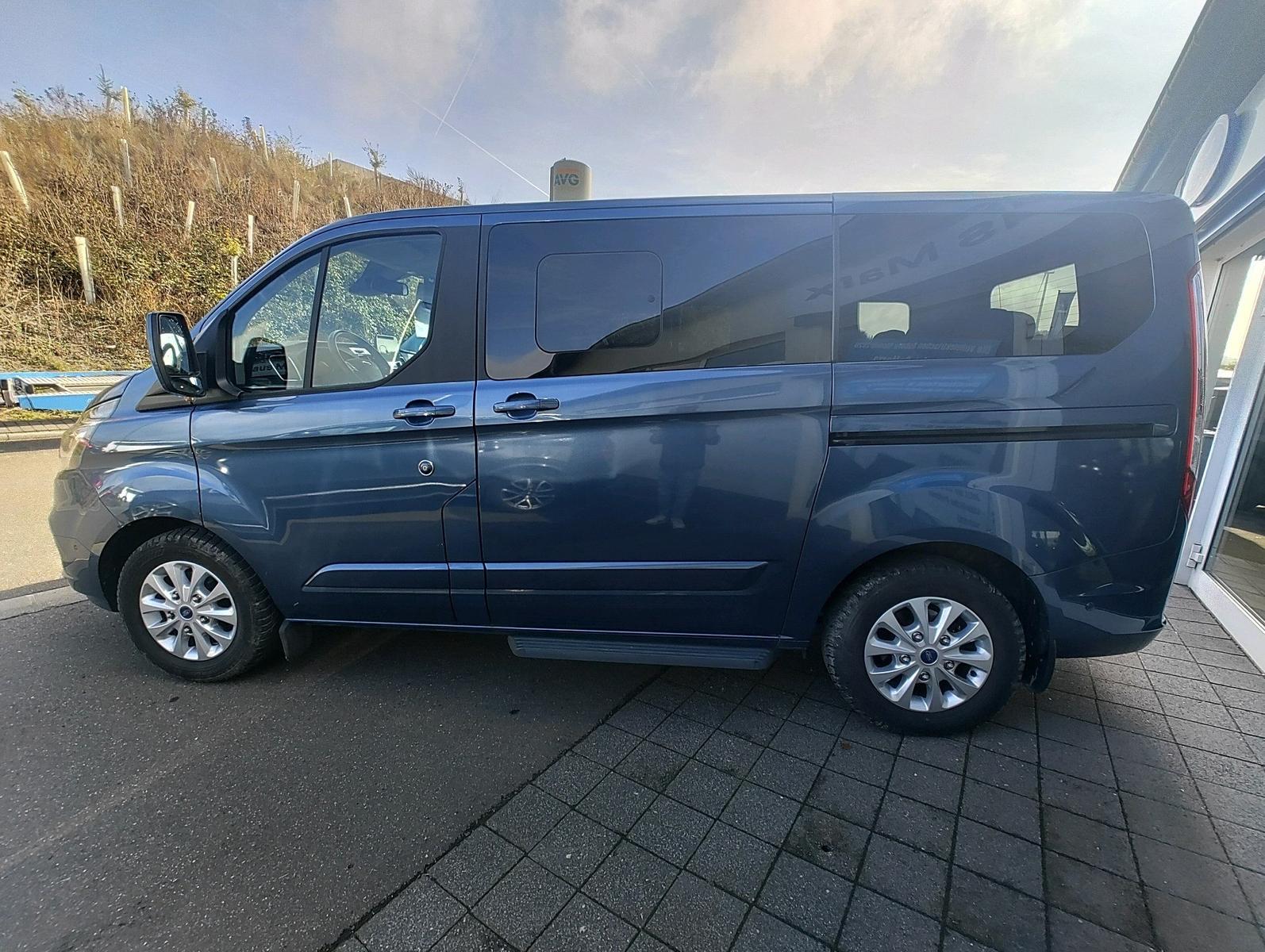 Ford Tourneo Custom Kombi L1 Titanium Automatik