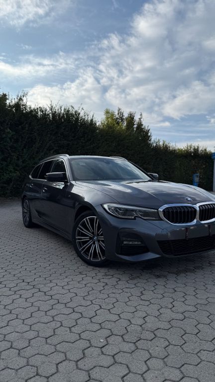 Image of BMW 320