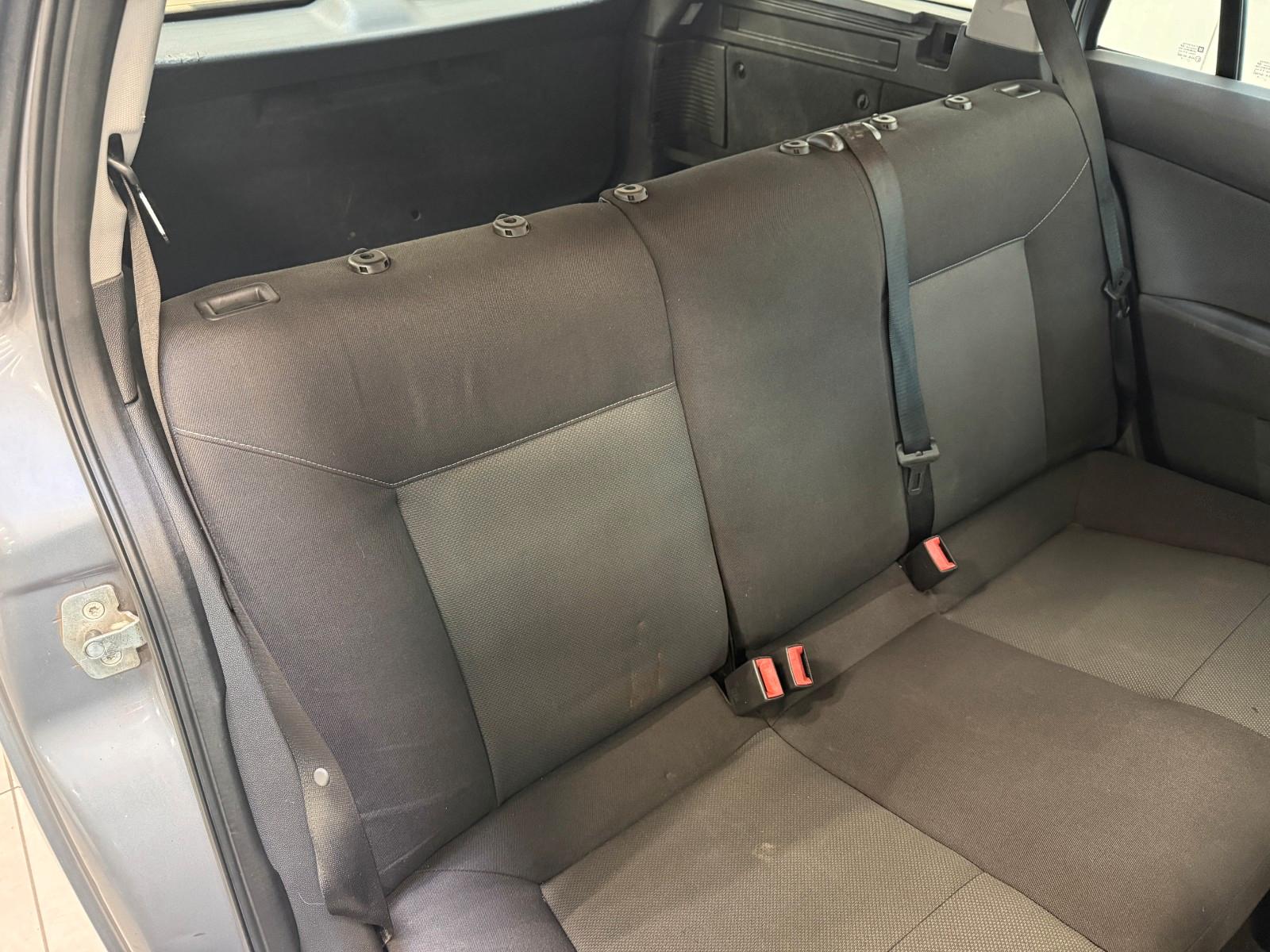 Opel Astra 2006 — photo 17