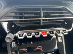 Foto Nummer 17: PEUGEOT 208