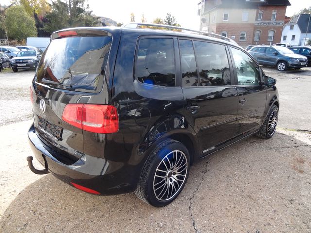 Fahrzeugabbildung Volkswagen Touran Cup/2.Hd/Xenon/StH/Pano/AHK