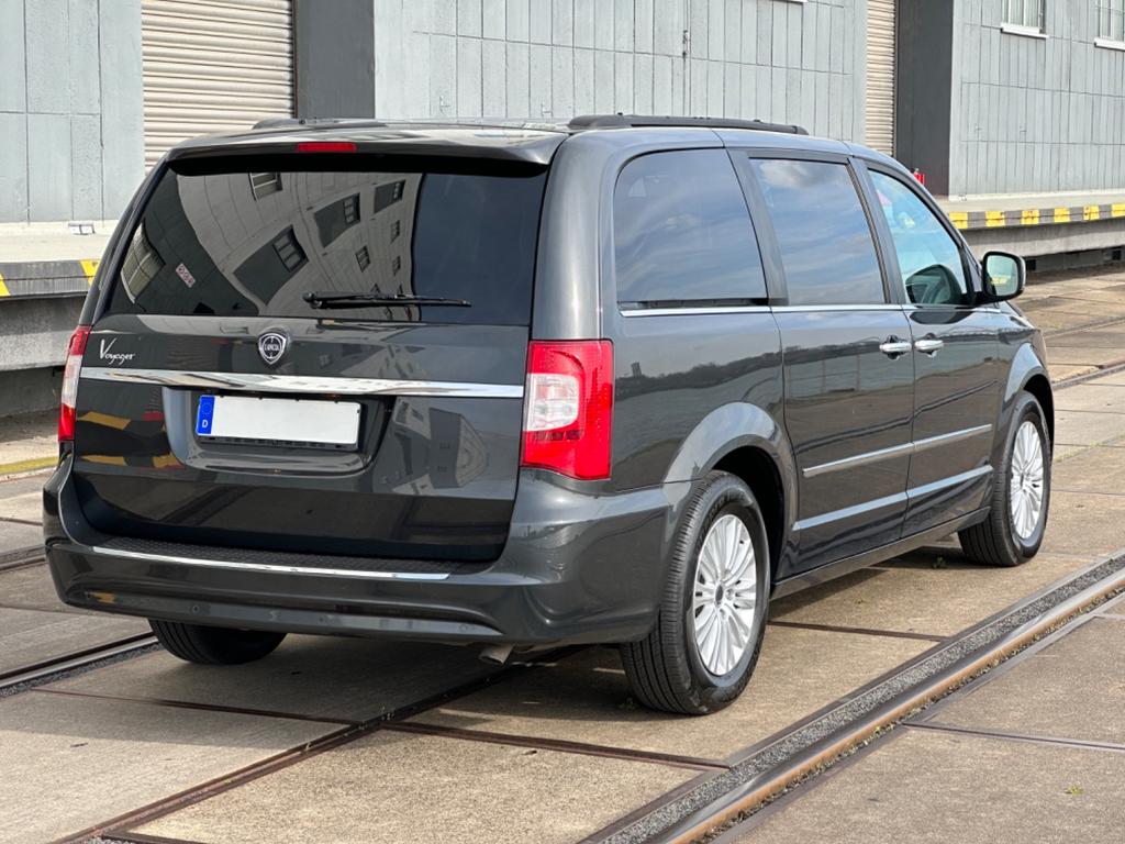 Lancia Voyager
