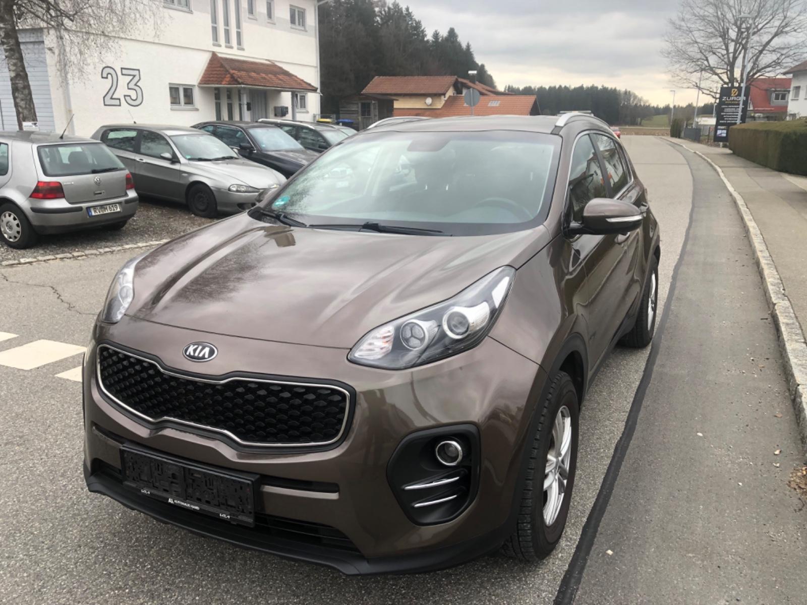 Kia Sportage Attract 2WD Navi 4SHZ 8 fachbereift