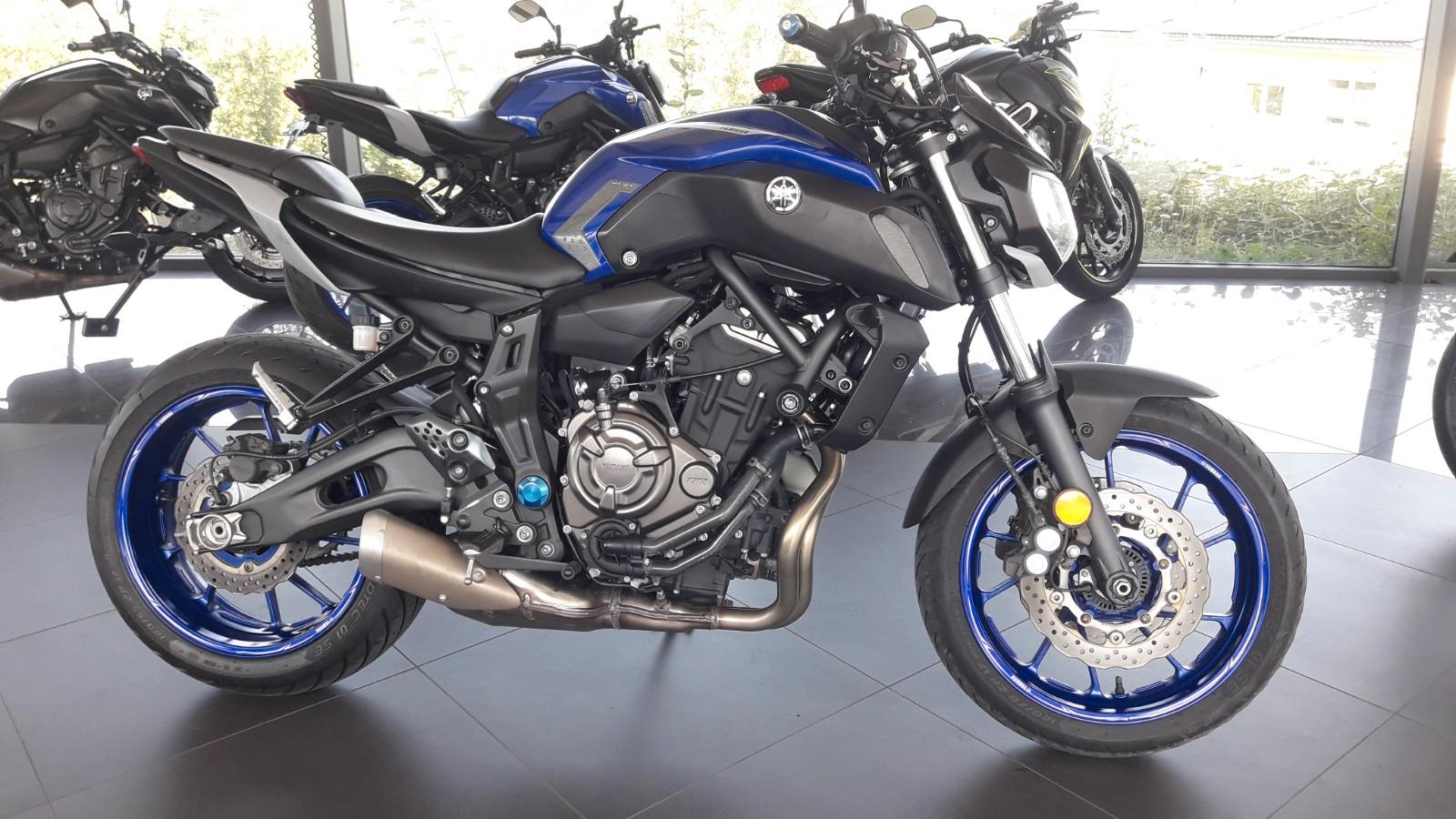 Yamaha MT-07 / 1.Hand / mit 1.400,-€ Zubehör MT 07 MT07