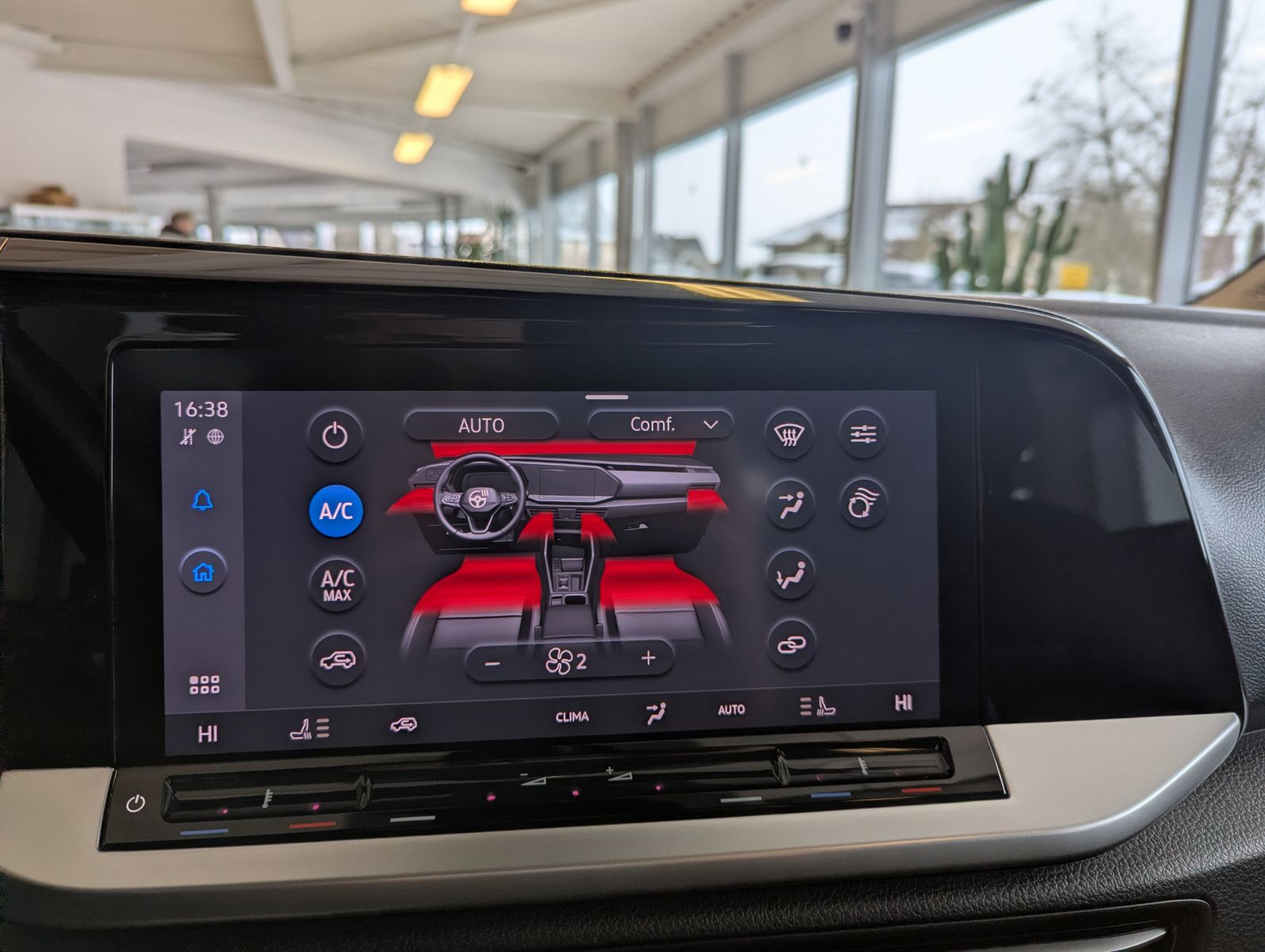 FORD Grand Tourneo L2 Active 7-Sitz Bi-LED Pano AHK - Image 35