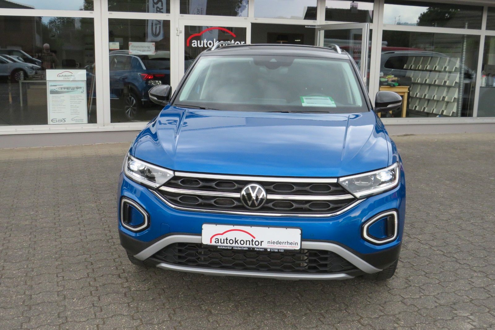 Fahrzeugabbildung Volkswagen T-Roc Style ACC APP MASSAGE SITZH. 17`KAMERA 1.H