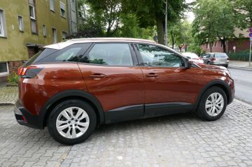 Fahrzeugabbildung Peugeot 3008 Active, Navi, PDC vo+hi